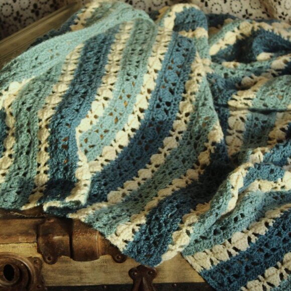 Vintage 1960s Afghan, Blue and White Striped Crochet Lap Blanket or Throw - Picture 4 of 12